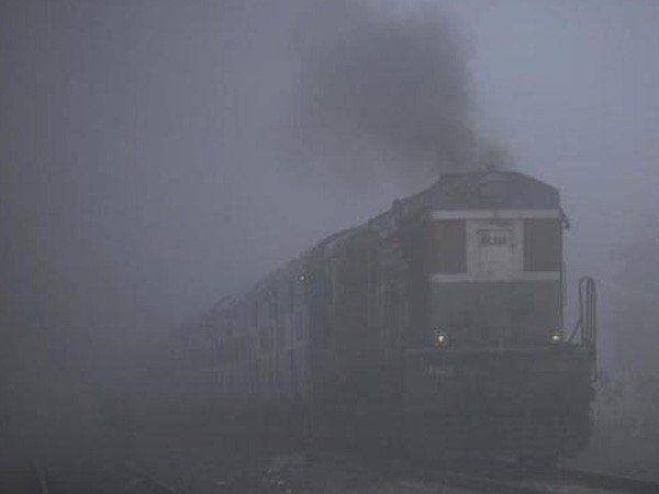 It may rain in delhi ncr today, 12 trains running late due to fog It may rain in delhi ncr today, 12 trains running late due to fog