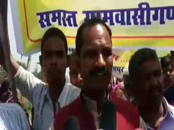 villagers in mau will boycott lok sabha polls for not developing roads villagers in mau will boycott lok sabha polls for not developing roads