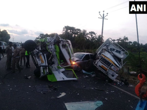 Tamil Nadu: 2 people killed, 21 people injured after 3 vehicles collided near Uchipuli, in Ramanathapuram district, in the early morning hours today. Tamil Nadu: 2 people killed, 21 people injured after 3 vehicles collided near Uchipuli, in Ramanathapuram district, in the early morning hours today.