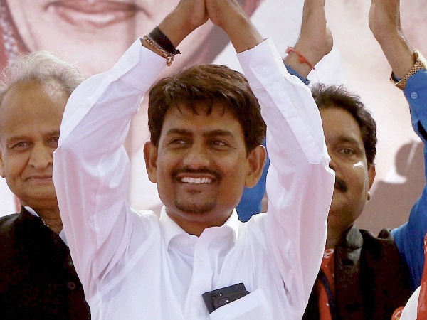अल्पेश आज जाएंगे दिल्ली