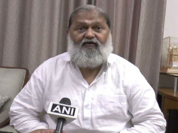 हमने अपने नाम के आगे चौकीदार लिखा, जिन्हें तकलीफ है वो पप्पू लिख लें: अनिल विज हमने अपने नाम के आगे चौकीदार लिखा, जिन्हें तकलीफ है वो पप्पू लिख लें: अनिल विज