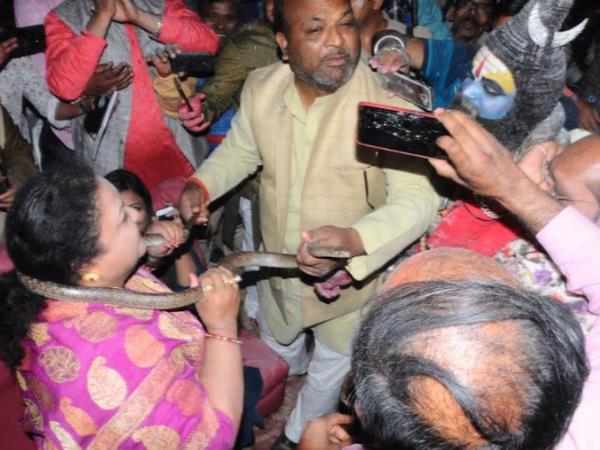 झांकी देख रोमांचित हो उठे लोग