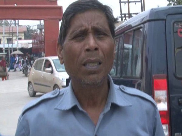 few dabbangs physically attacked an auto driver few dabbangs physically attacked an auto driver