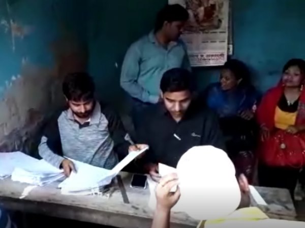 lok sabha elections 2019 duty letters distributed at tea shop in ayodhya lok sabha elections 2019 duty letters distributed at tea shop in ayodhya