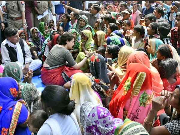 देश में किसान विरोध और नौजवान विरोधी सरकार: प्रियंका