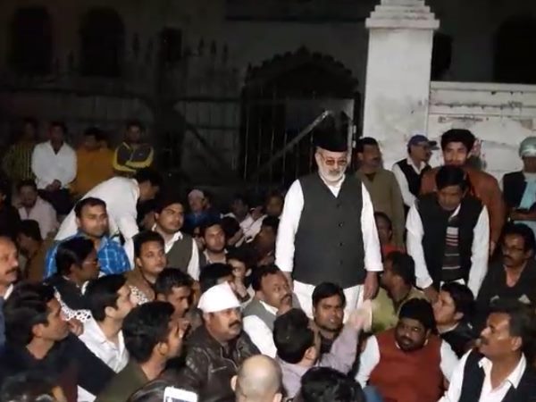 सपा समर्थकों ने किया विरोध प्रदर्शन