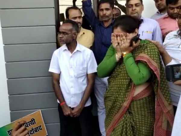 BJP MP Priyanka Singh Rawat cried after cutting the ticket BJP MP Priyanka Singh Rawat cried after cutting the ticket