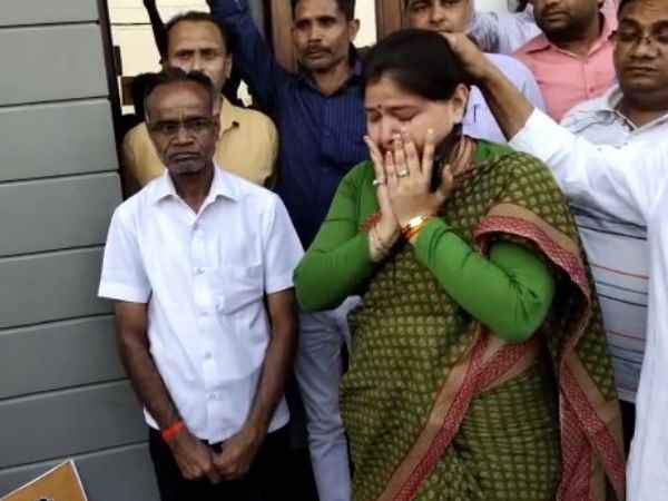 BJP MP Priyanka Singh Rawat cried after cutting the ticket BJP MP Priyanka Singh Rawat cried after cutting the ticket