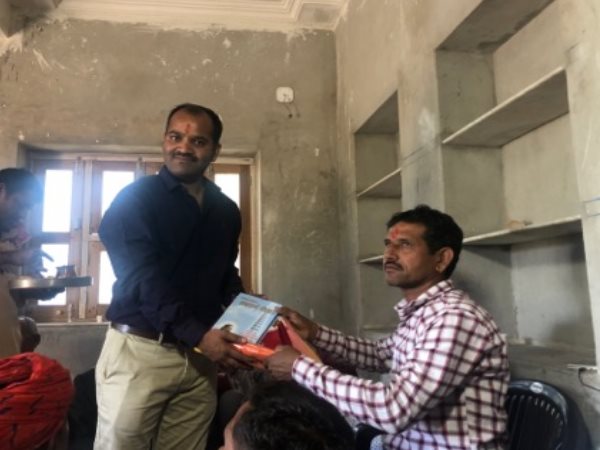 in laws gifted bhagavad gita to groom and baratis in Pali rajasthan in laws gifted bhagavad gita to groom and baratis in Pali rajasthan