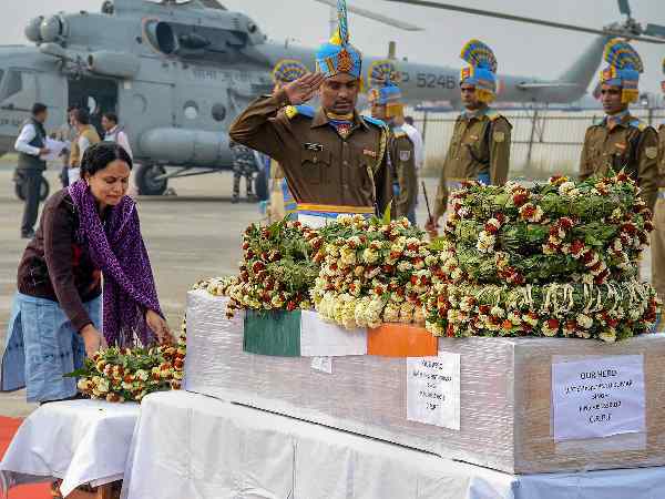 शहीद पिंटू सिंह के परिजनों ने उठाए थे सवाल