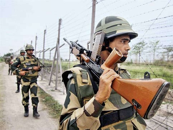 Pakistani intruder nabbed by BSF in Gujarats Kutch border Pakistani intruder nabbed by BSF in Gujarats Kutch border