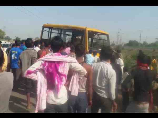bus overturns while driver took nap, many school children injured bus overturns while driver took nap, many school children injured