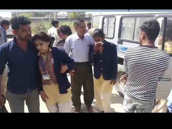 bus overturns while driver took nap, many school children injured bus overturns while driver took nap, many school children injured