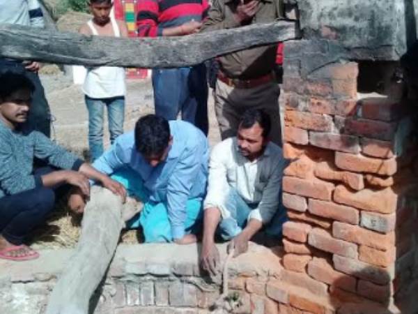 Muslim youth jumps into well to save cow Muslim youth jumps into well to save cow