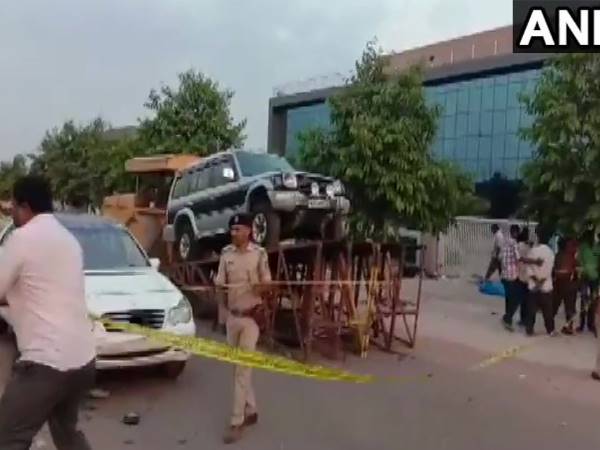Two people die in cylinder blast in Bengaluru during Ranam movie shooting Two people die in cylinder blast in Bengaluru during Ranam movie shooting