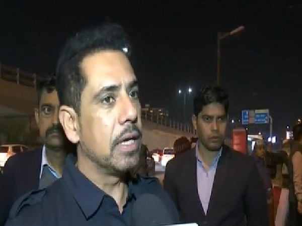 Robert Vadra says, Wont Join Active Politics Till My Name Is Cleared Robert Vadra says, Wont Join Active Politics Till My Name Is Cleared