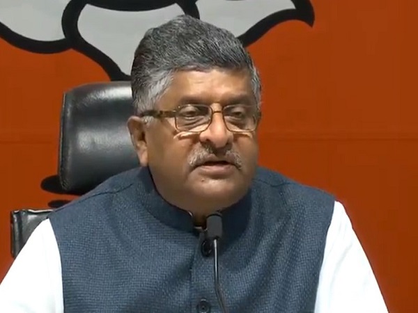congress says Yeddyurappa bribed BJP leaders, ravishankar prasad counters congress says Yeddyurappa bribed BJP leaders, ravishankar prasad counters
