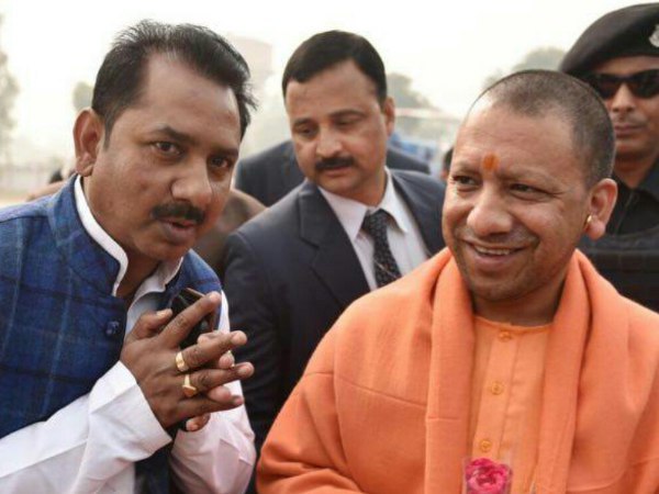 BJP leaders Ruckus the hospital BJP leaders Ruckus the hospital