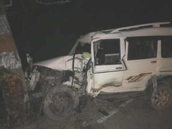 Five killed in accident when bolero hit tree Five killed in accident when bolero hit tree