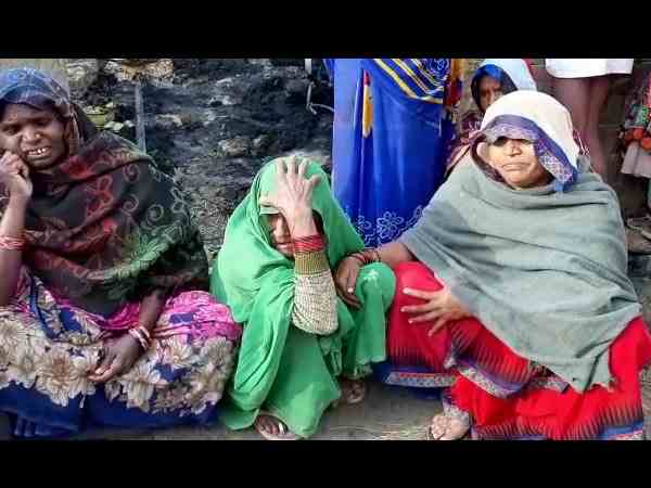 अधिकारियों का जमावड़ा