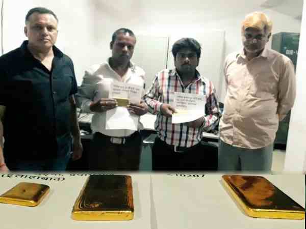 two man arrested with two kg of foreign gold two man arrested with two kg of foreign gold