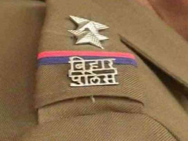 हमले में पुलिसकर्मी घायल