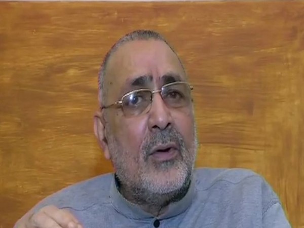 giriraj singh is unhappy for changing his seat to begusarai, responds kanhaiya giriraj singh is unhappy for changing his seat to begusarai, responds kanhaiya