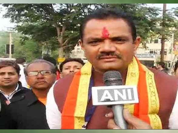 Dispute on Gujarat BJP Parliamentary Board Meeting, Notice by Election Commission Dispute on Gujarat BJP Parliamentary Board Meeting, Notice by Election Commission