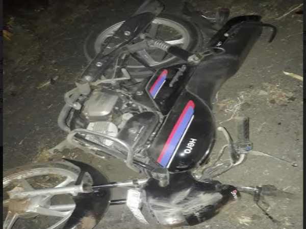 Truck hit the Bike on highway, killed sister and brother, father seriously injured Truck hit the Bike on highway, killed sister and brother, father seriously injured