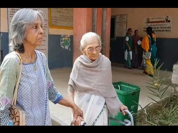 In Gujarat, 8 thousand voters are 100 years of age In Gujarat, 8 thousand voters are 100 years of age