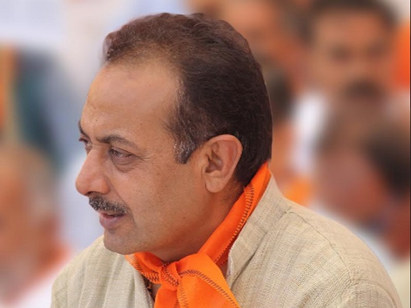 Three ministers joined in the rupani cabinet in Gujarat, Jawahar as cabinet minister Three ministers joined in the rupani cabinet in Gujarat, Jawahar as cabinet minister