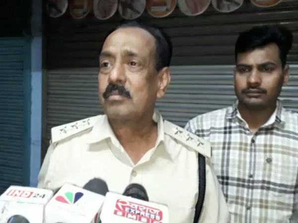 चोर ने सीसीटीवी कैमरे तोड़ डाले
