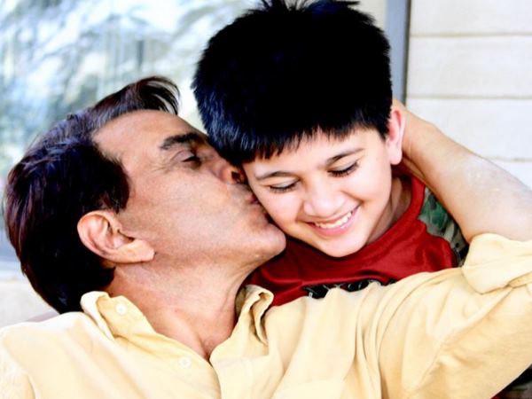 धर्मेंद्र ने शेयर की पोते की शानदार वीडियो