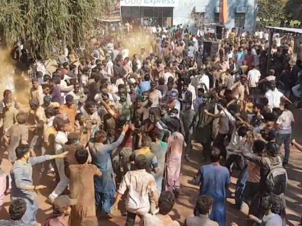 holi-pakistan holi-pakistan