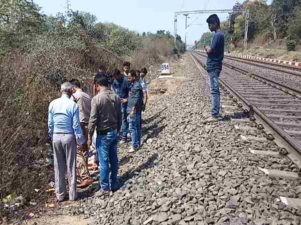 woman dead found near railway track in jabalpur woman dead found near railway track in jabalpur