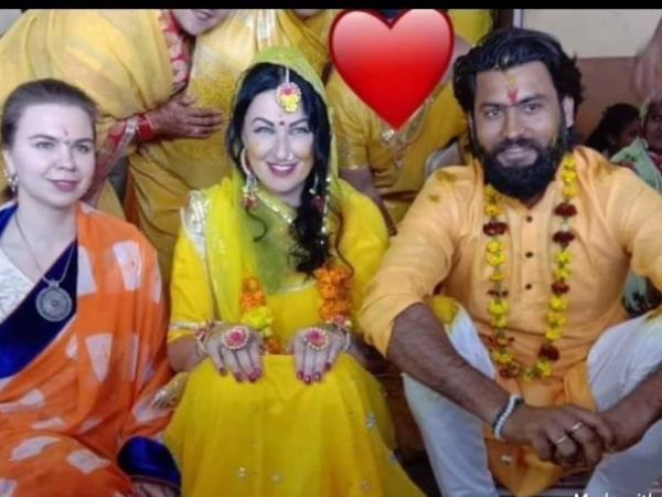 Russian Girl Reached at Pokhran Jaisalmer For Love Marriage Russian Girl Reached at Pokhran Jaisalmer For Love Marriage