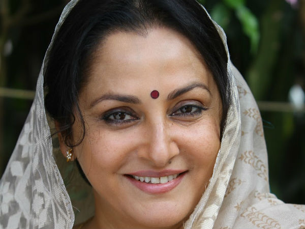 महिला के लिए कुछ भी आसान नहीं