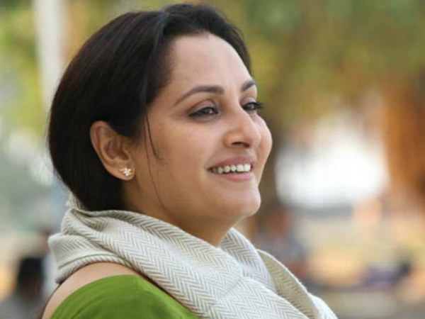 महिला आयोग ने भेजा नोटिस