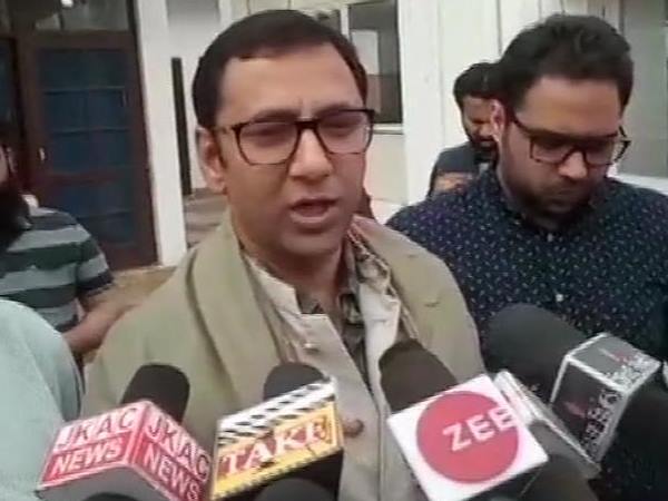 https://hindi.oneindia.com/news/india/imran-masood-on-yogi-adityanath-remark-saharanpur-has-masood-azhar-son-in-law/articlecontent-pf183562-498696.html https://hindi.oneindia.com/news/india/imran-masood-on-yogi-adityanath-remark-saharanpur-has-masood-azhar-son-in-law/articlecontent-pf183562-498696.html