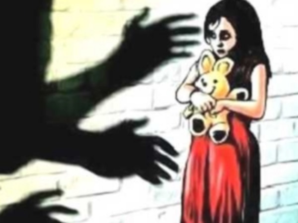 पुलिस कर रही आरोपी की तलाश