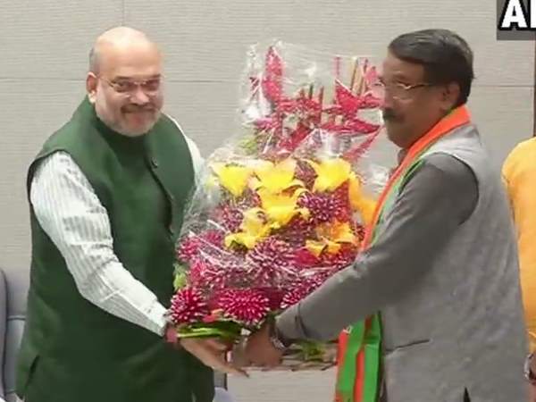 सोशल मीडिया पर हो रहे ट्रोल