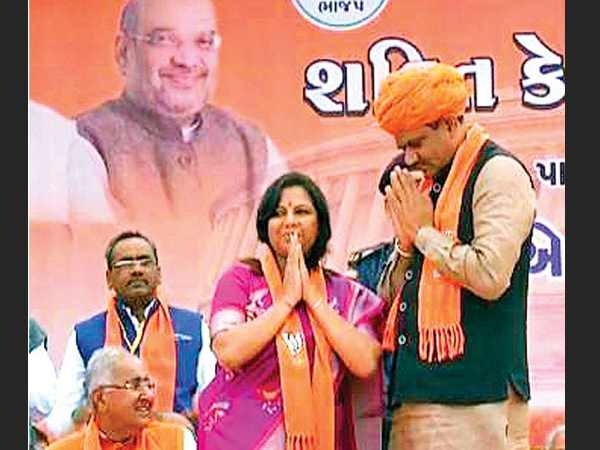 BJP distribute tickets for legislators, who was resigned from congress in gujarat BJP distribute tickets for legislators, who was resigned from congress in gujarat