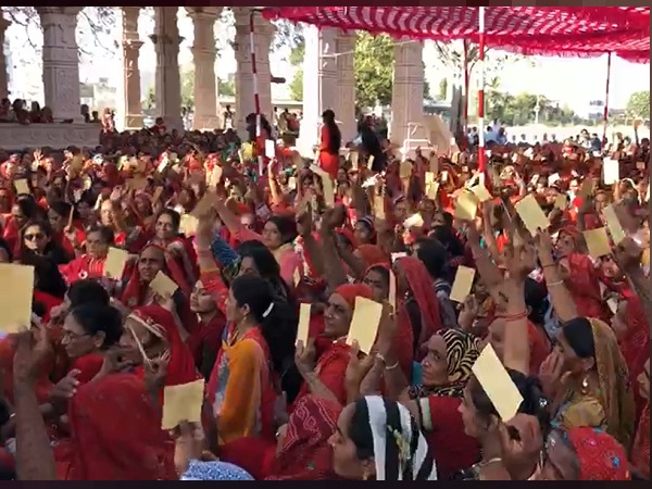 women wrote letter to PM modi in favour of suspended congress mla Bhagwan Barad women wrote letter to PM modi in favour of suspended congress mla Bhagwan Barad