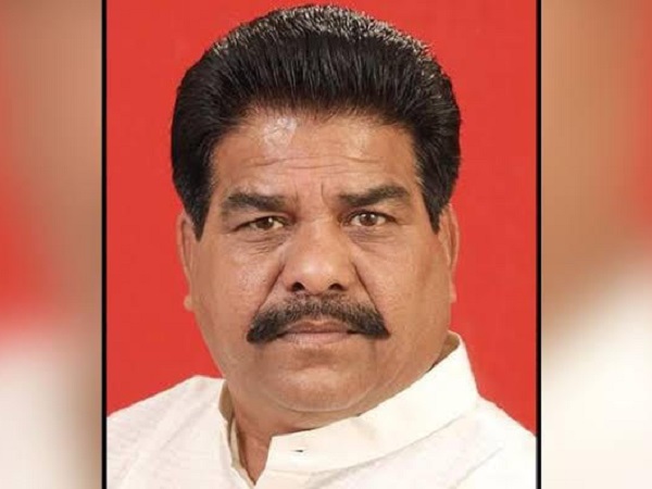Gujarat: BJP and congress wants to woo MP Dev Ji Fatepara Gujarat: BJP and congress wants to woo MP Dev Ji Fatepara