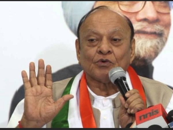 'भाजपा सरकार मार्केटिंग पर करोडों रुपये खर्च कर रही'