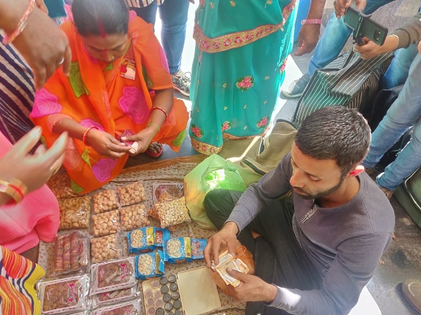 Lucknow Kashmiri dry fruit seller Abdul Salam narendra modi Lucknow Kashmiri dry fruit seller Abdul Salam narendra modi