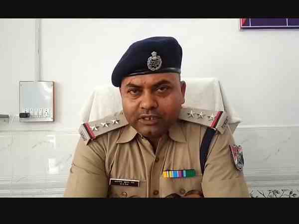 after drinking cold drink in Lichchavi Express train five boys fainted after drinking cold drink in Lichchavi Express train five boys fainted