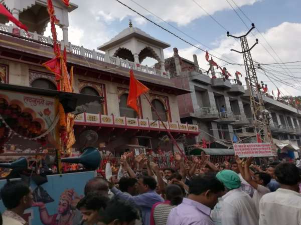 हरियाणा के पांच युवक गिरफ्तार