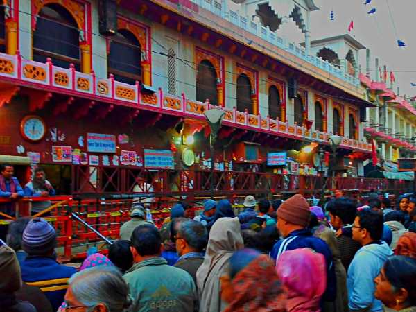 दूसरी तरफ सामने यह कहानी