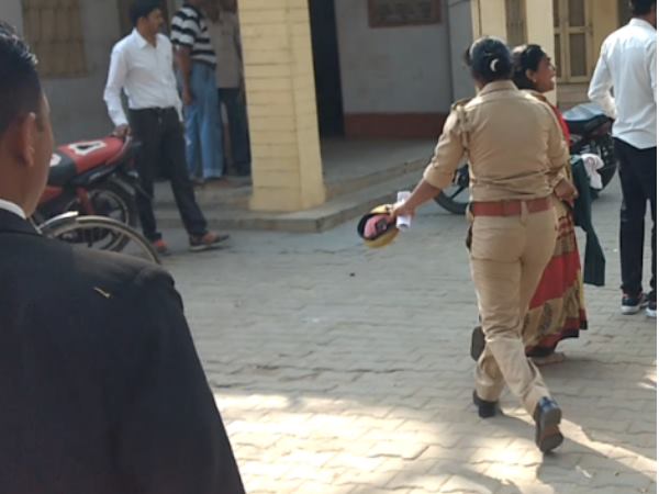 eunuch creates ruckus in mirzapur eunuch creates ruckus in mirzapur
